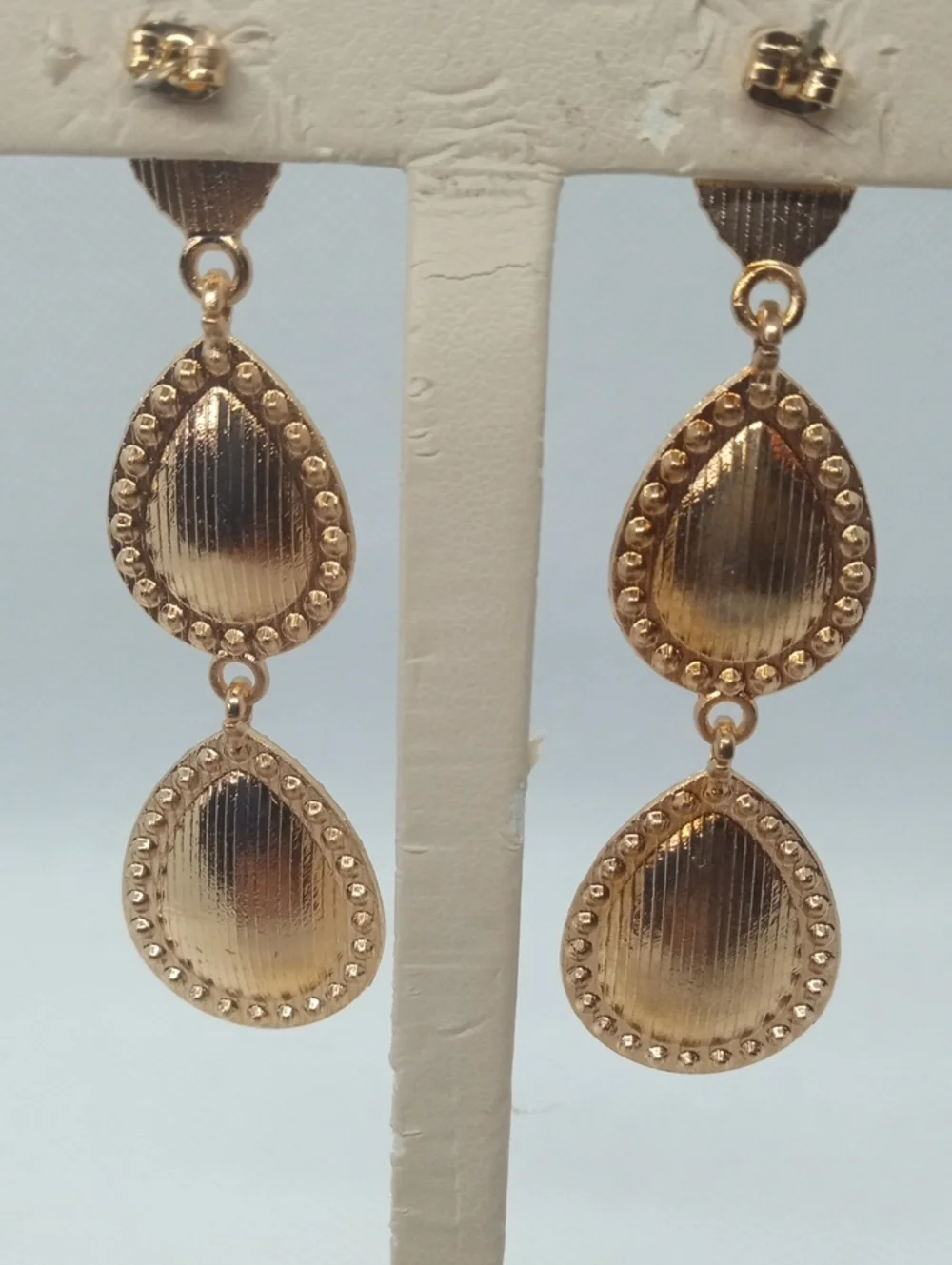 TRIPLE STONE EARRINGS - Picture 5 of 7
